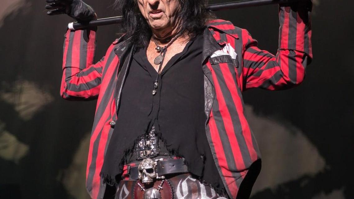 Alice Cooper joins Motley Crue on Final Tour