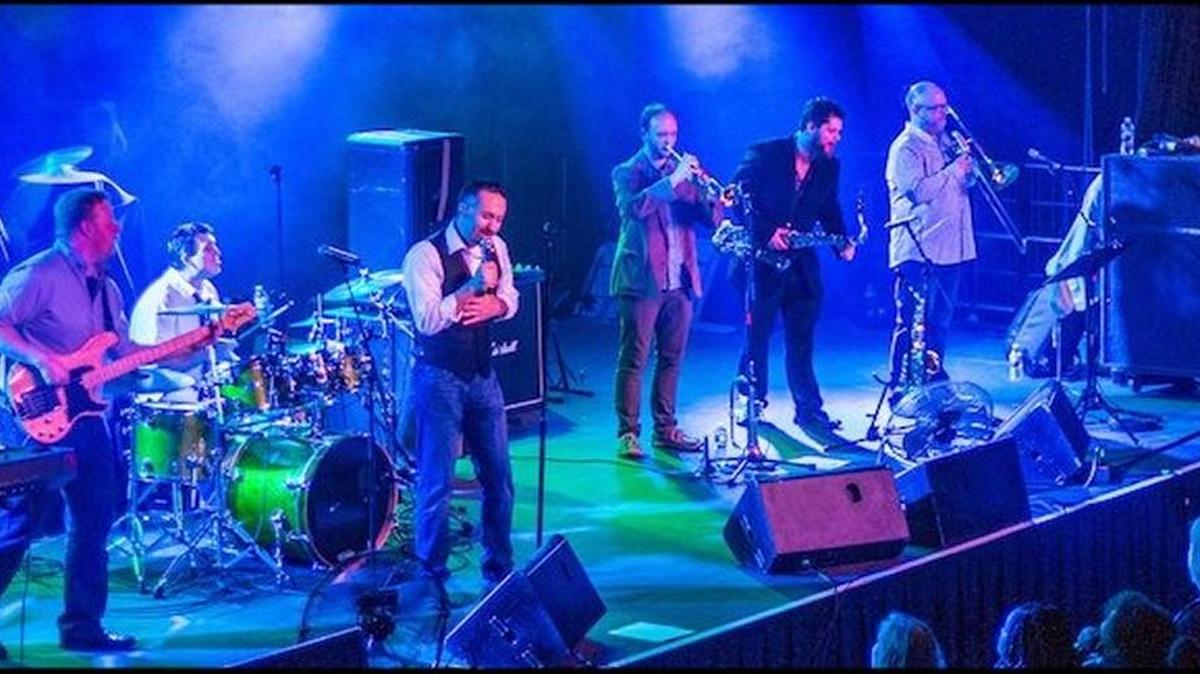 Chicago Reloaded brings Chicago’s sound to Food Truck Friday at Fountain Park in Rock Hill.