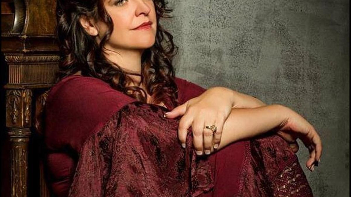 Shannon Lee performs Saturday at Original Empire Pizza in Rock Hill.