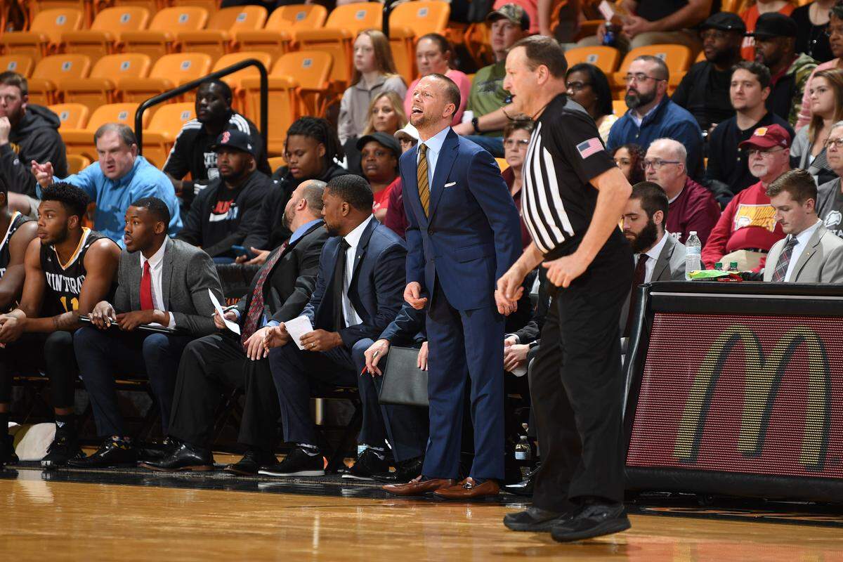 Winthrop head coach Pat Kelsey instructs his team from the sidelines in Campbell University’s Gore Arena on Jan. 4, 2020.
