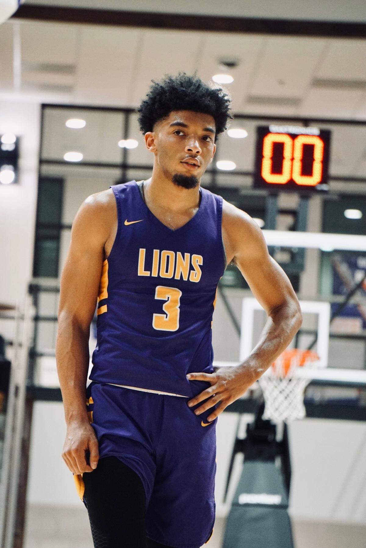 Jacobi Wright scored 28 points on Friday at the Battle at the Rock showcase.