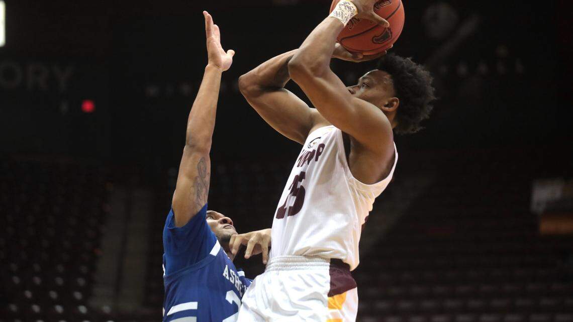 Winthrop vs UNC Asheville: Josh Corbin’s 6 threes sustain Eagles’ undefeated season