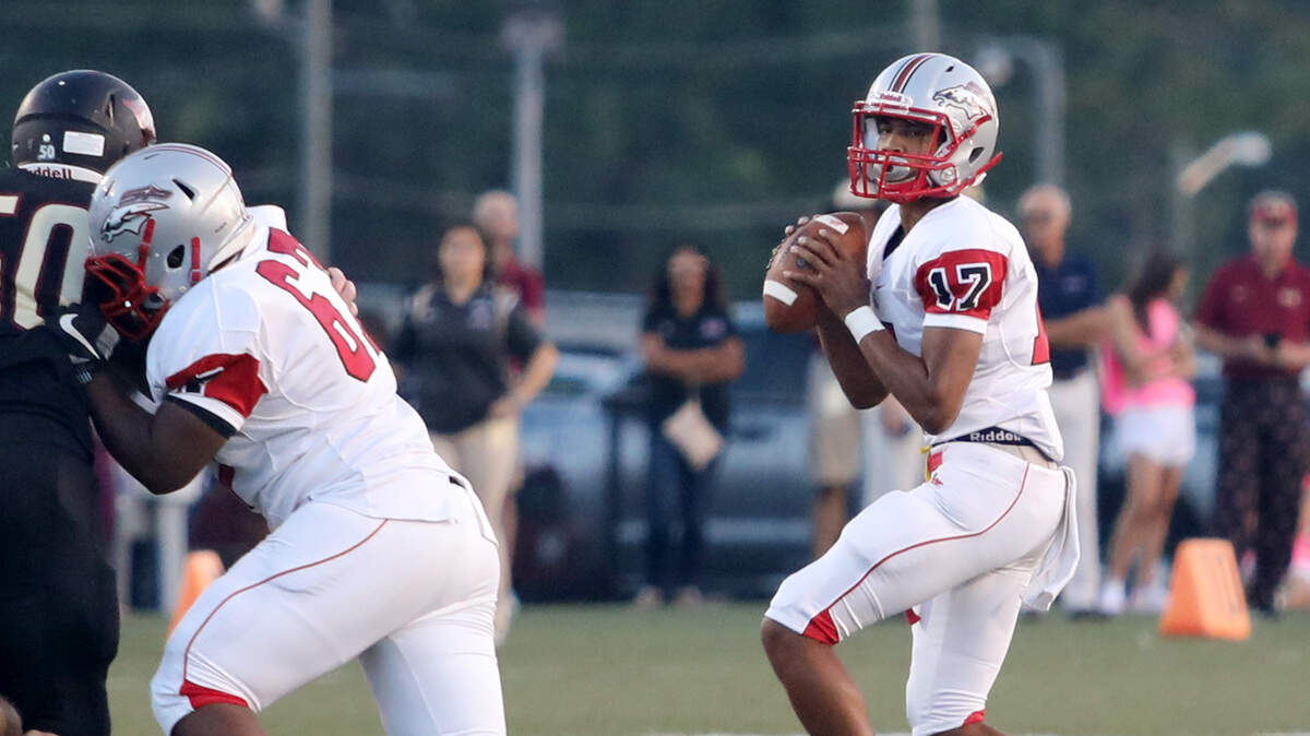 South Pointe’s Tahleek Steele looks for an opening.