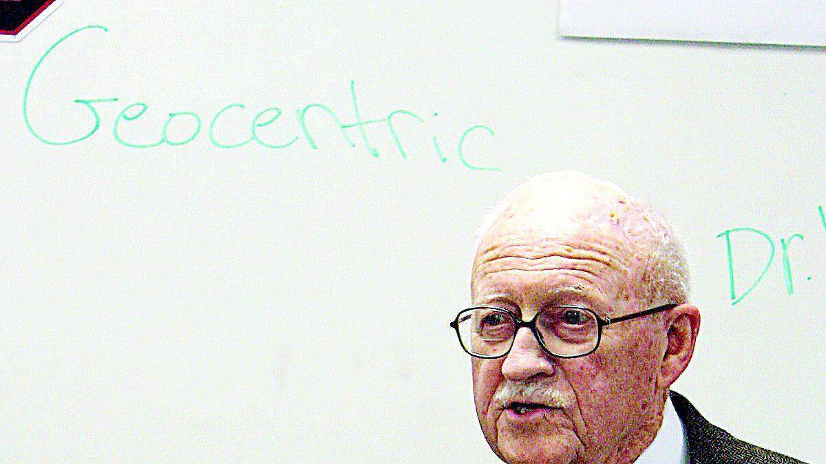 Jerry Vawter teaches a seventh-grade social studies class at Springfield Middle School in Fort Mill on Tuesday. Vawter, 87, is the Fort Mill school district's oldest substitute teacher.