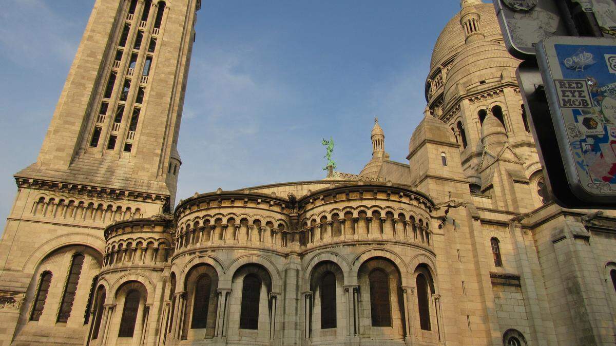 There are many must-see sights  to take in when you visit Paris.