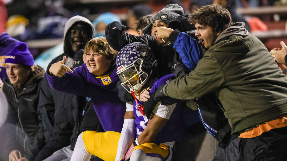 Follow Saturday’s live S.C. high school football scores
