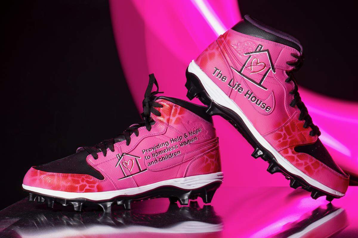 The custom cleats, supporting The Life House, worn by Pittsburgh Steelers quarterback Mason Rudolph.