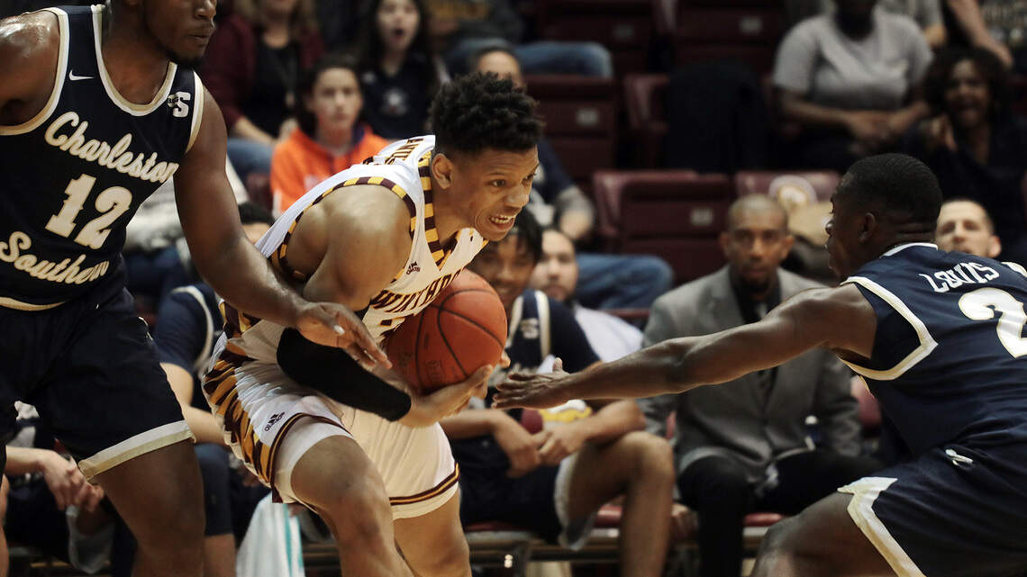 Winthrop men’s basketball falls to ETSU, 61-58, in another close road contest