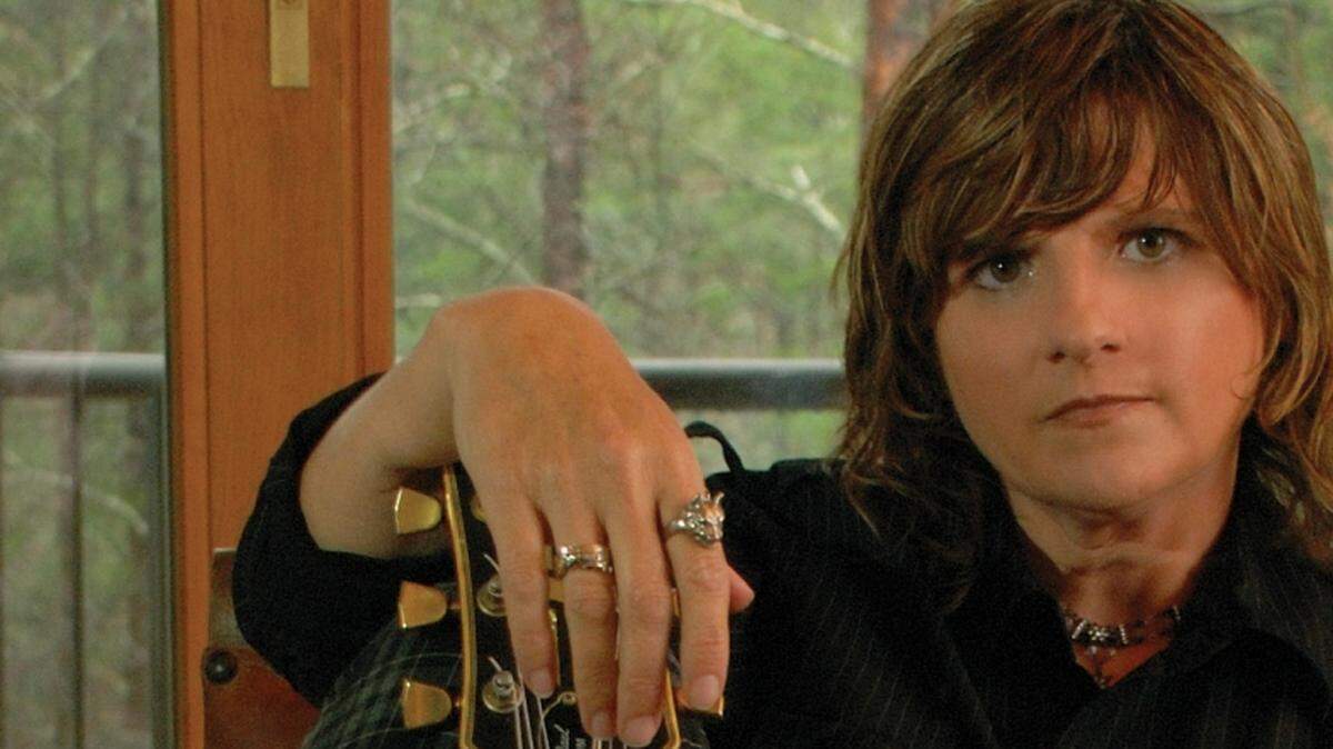 Indigo Girls’ Amy Ray will perform songs from her rootsy solo album at Sylvia Theatre in York on Nov. 11.
