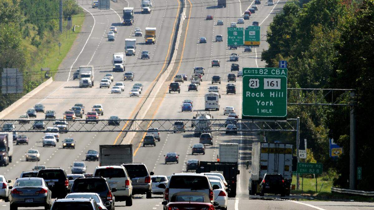 Traffic on I-77 looking south toward exits 82 C, B and A from the Sutton Road exit.