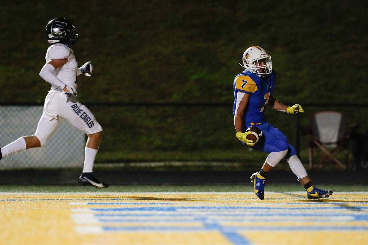 Fort Mill’s #7 Will Alvarado scores a touchdown as Fort Mill hosts Clover in Friday night Varsity football, 10-2-2020.