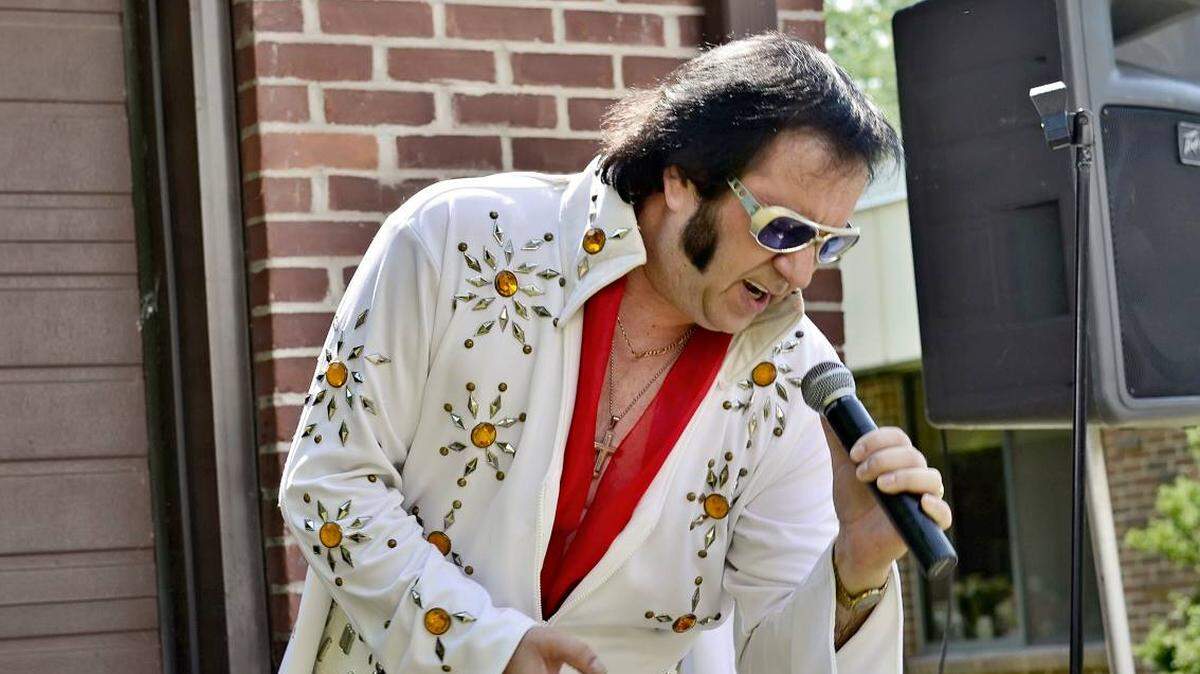 York’s Downtown Live Concert will feature an ‘Elvis Tribute’ by Joe Borelli Friday on the campus lawn of York Place, the old children’s home, 234 Kings Mountain St. The concert is free and open to the public.