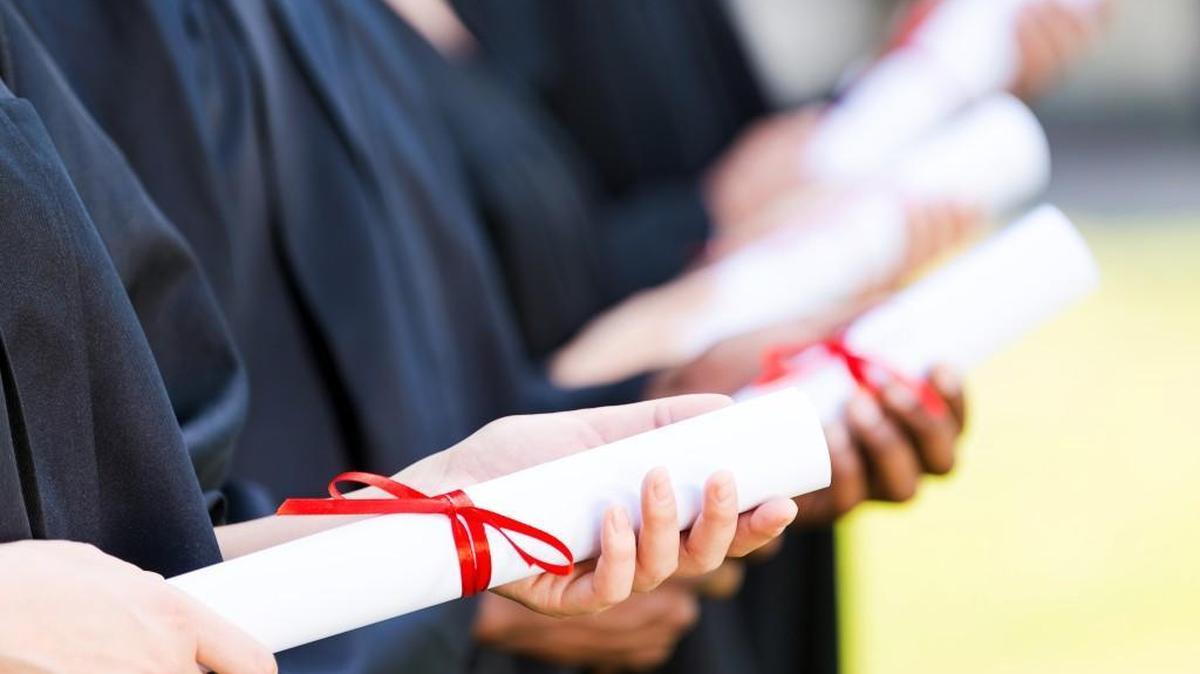 
Nearly one-third of Americans would be willing to defer their retirements to help their children and grandchildren pay for their education, according to new research.
