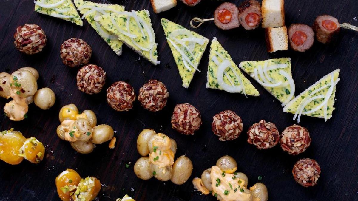 Five 15-minute recipes that add up to a four-star New Year's Eve.