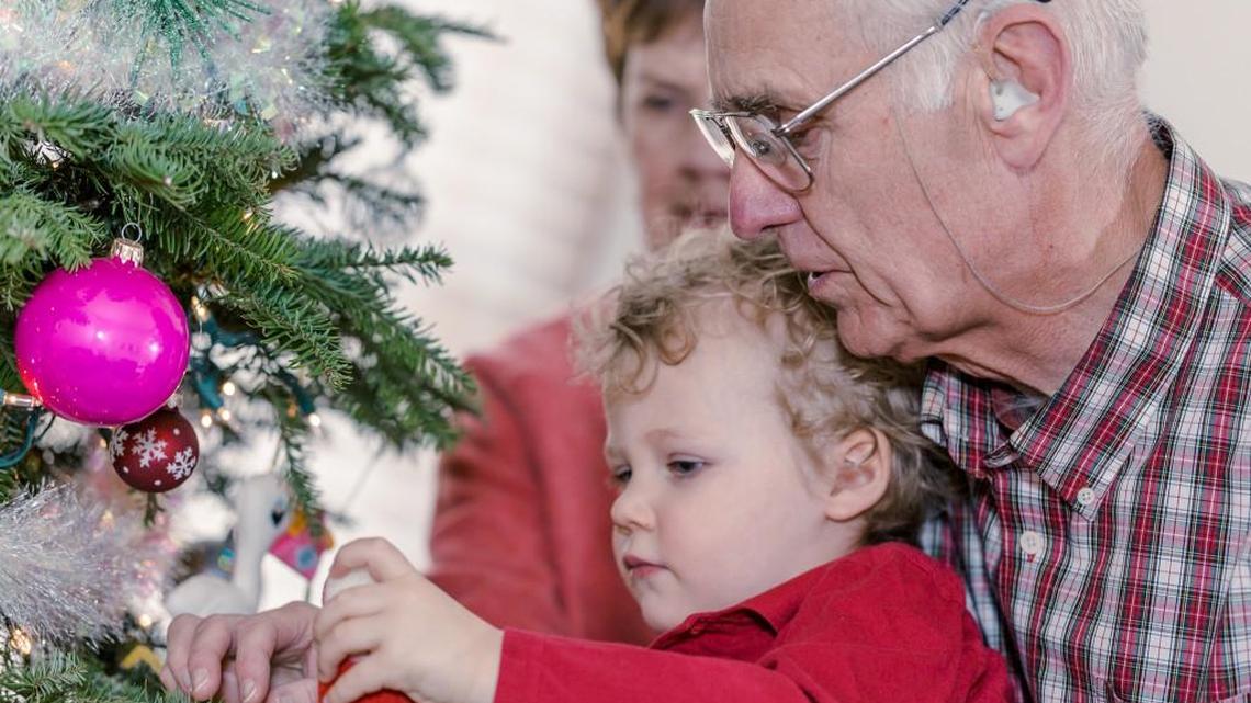 Loved one in assisted living? Make holidays merry for all