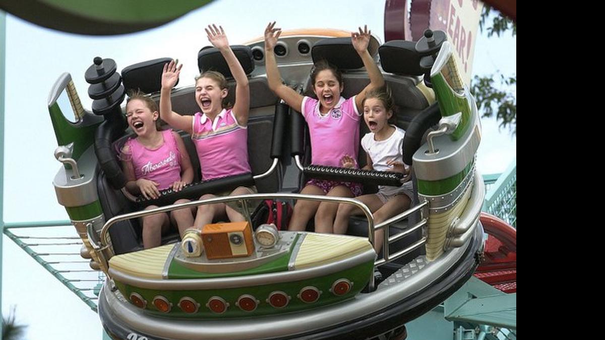 
Going to amusement parks with young kids and still having fun yourself is challenging, but doable.

