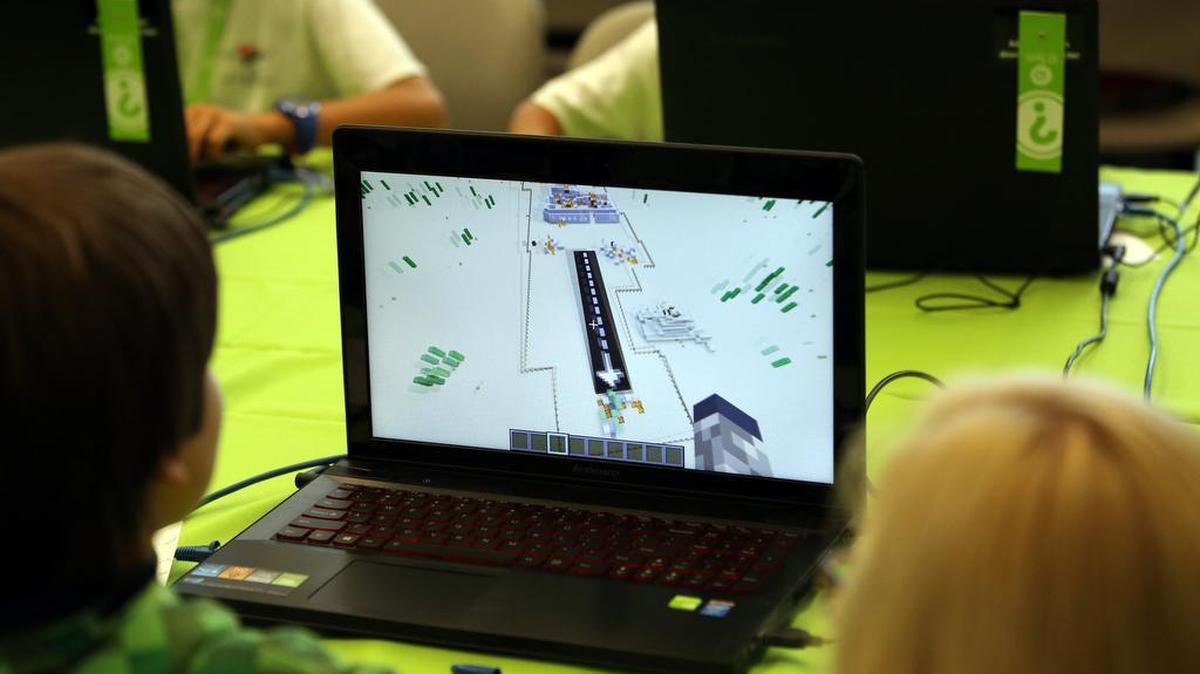 
Campers age 7-17 learn about STEM concepts through designing and playing games like Minecraft at iD Tech Camp at the University of Miami. 

