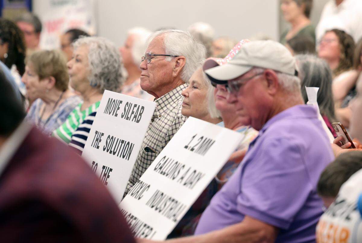A several dozen Fort Mill residents attended the York County Council meeting Monday to oppose Silfab Solar.