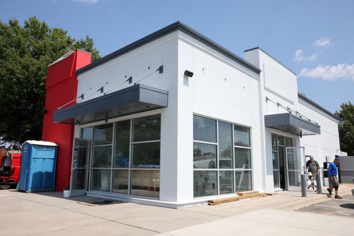 Dave’s Hot Chicken is coming to the Cherry Road spot in Rock Hill, South Carolina where Jasmine Grill was located, near I-77 and Celanese Road.