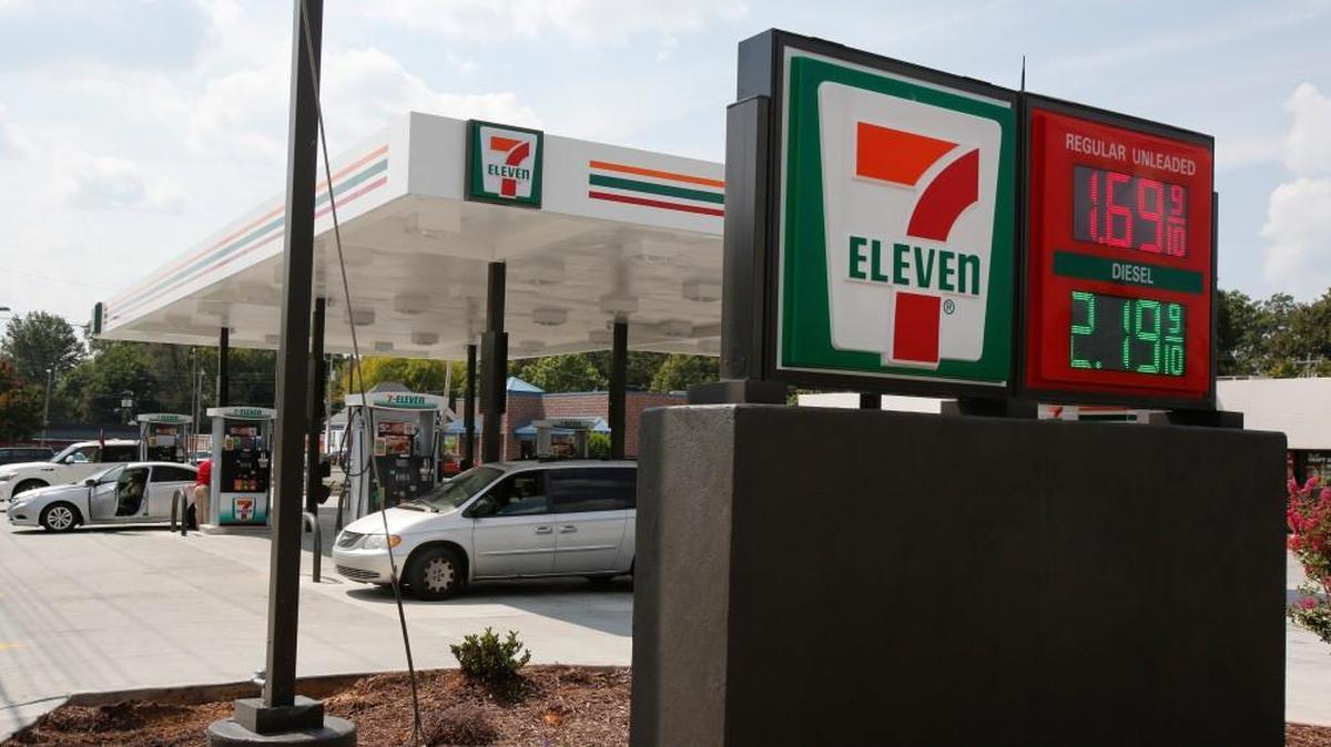 
The lowest gas prices in a decade are prompting predictions of the highest number of South Carolina Labor Day travelers in seven years. Motorists gas up at the 7-Eleven on Cherry Road near Winthrop University on Thursday.
