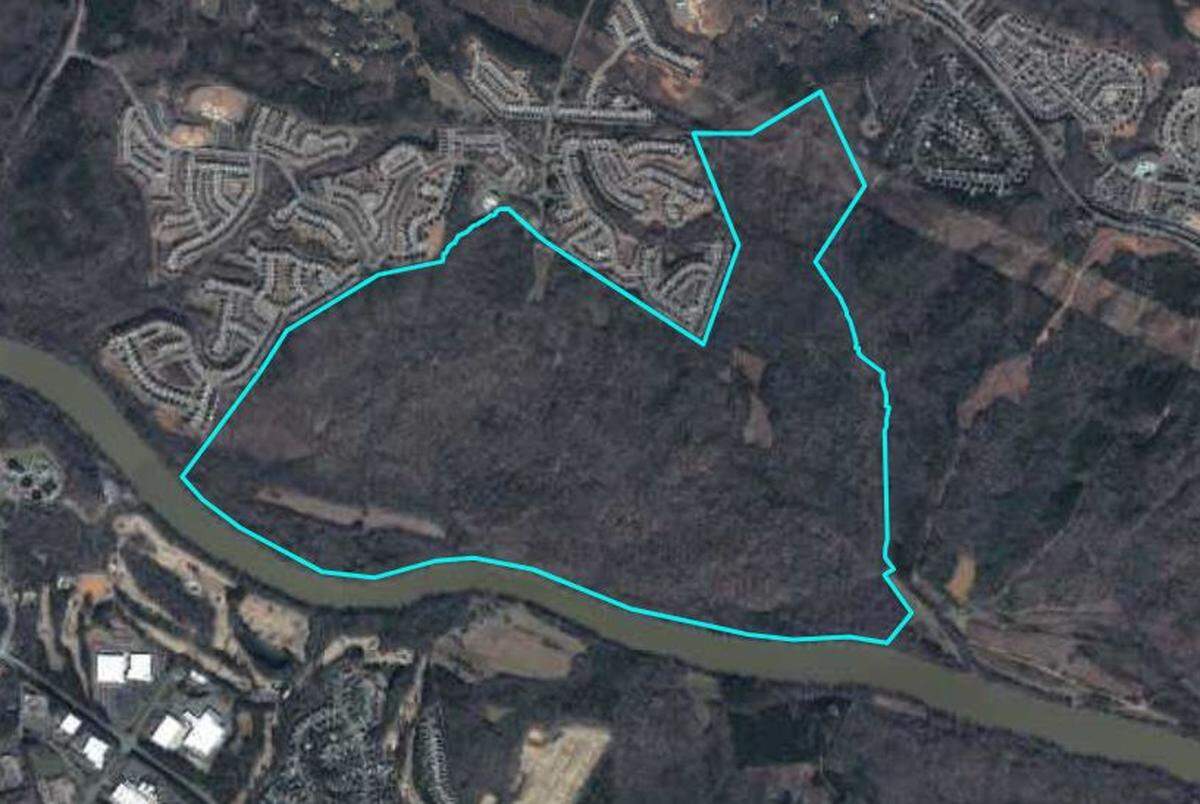 A more than 800-acre riverfront property in Fort Mill would add hundreds of homes.