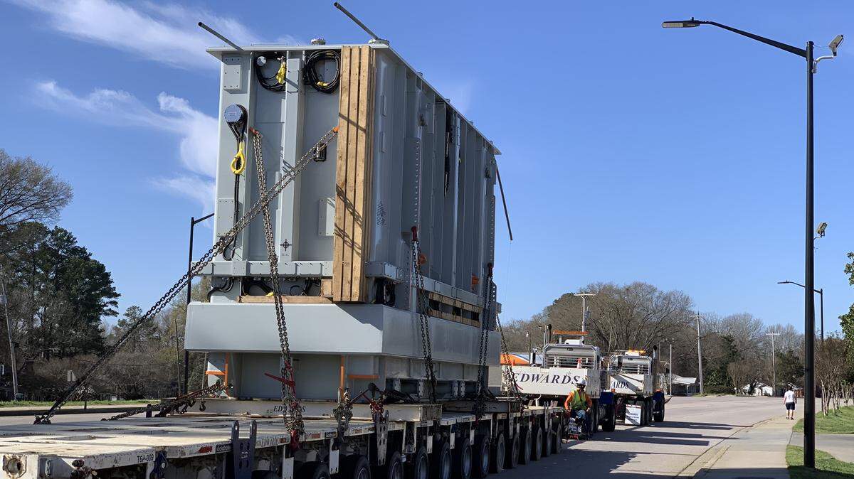 A transformer as heavy as a house will be installed at Catawba Nuclear Station, but getting it there could slow traffic.
