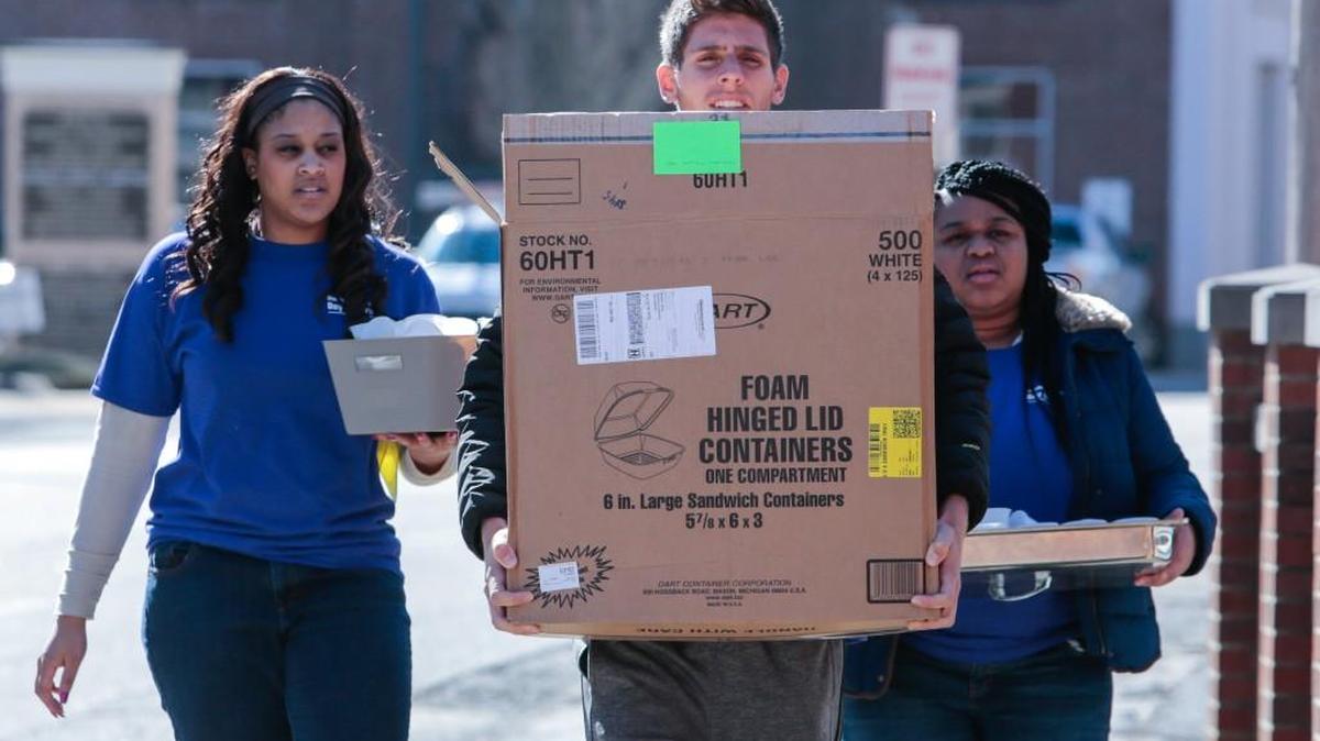 Students deliver meals to Renew Our Community in Rock Hill on Monday as Winthrop University honors the legacy of the Rev. Martin Luther King Jr. during an annual one-day service event.