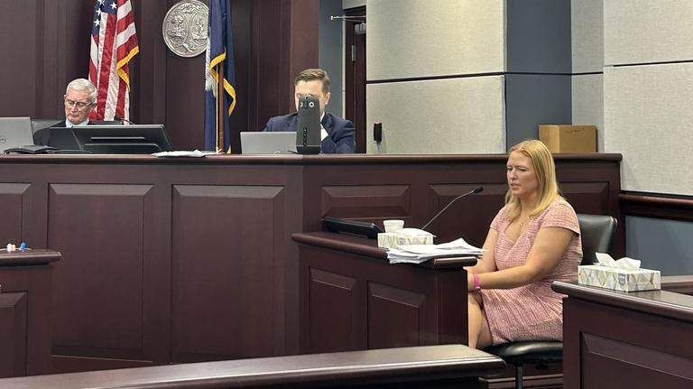 Murdaugh podcaster testifies she did not leak photos in court contempt hearing