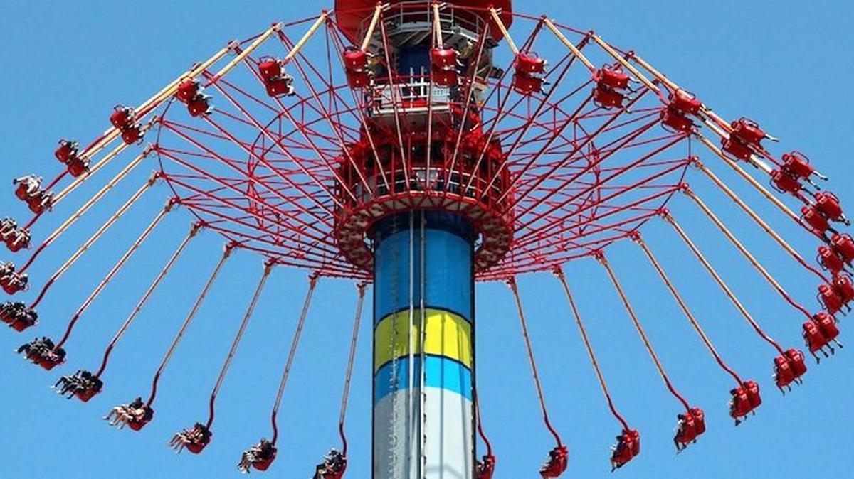 A power outage at Carowinds left riders stuck on WindSeeker, hundreds of feet above the ground.