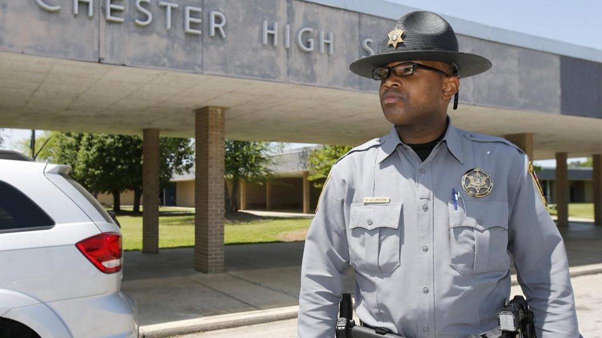 Chester County Sheriff's Deputy Calvin Carter at Chester High School in 2015.