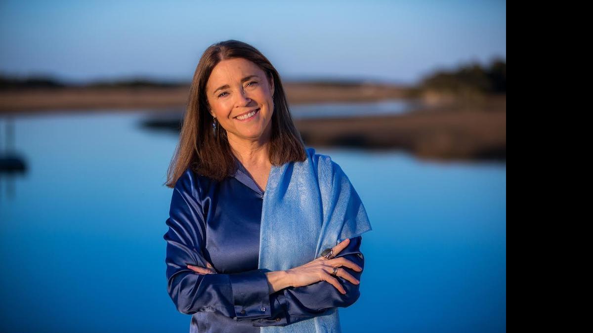 
South Carolina author Mary Alice Monroe will be in Rock Hill on Friday to talk about her latest book, “The Summer’s End.”
