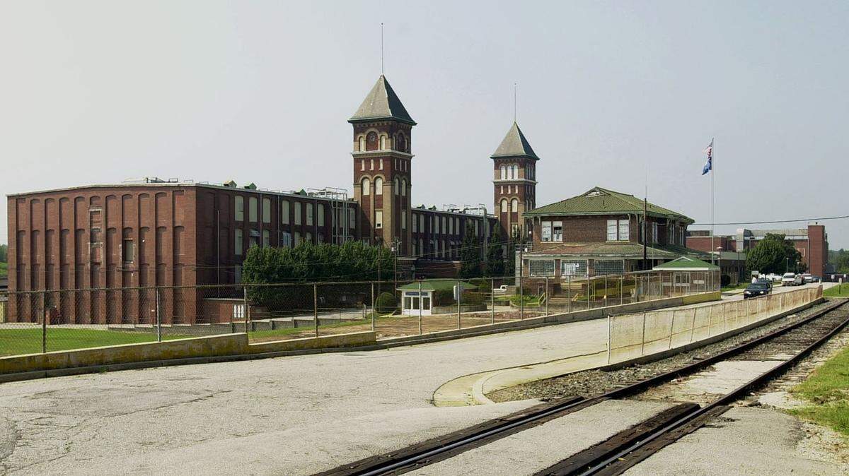 ** ADVANCE FOR MONDAY SEPT. 8 ** The Springs Industries’ Lancaster mill shown Aug. 27, 2003, in Lancaster, S.C., will cease operation Sunday Sept. 7, 2003, taking at least 330 jobs with it. The mill opened in l896 with 325 workers and managed a profit in its first year. (AP Photo/Lou Krasky)