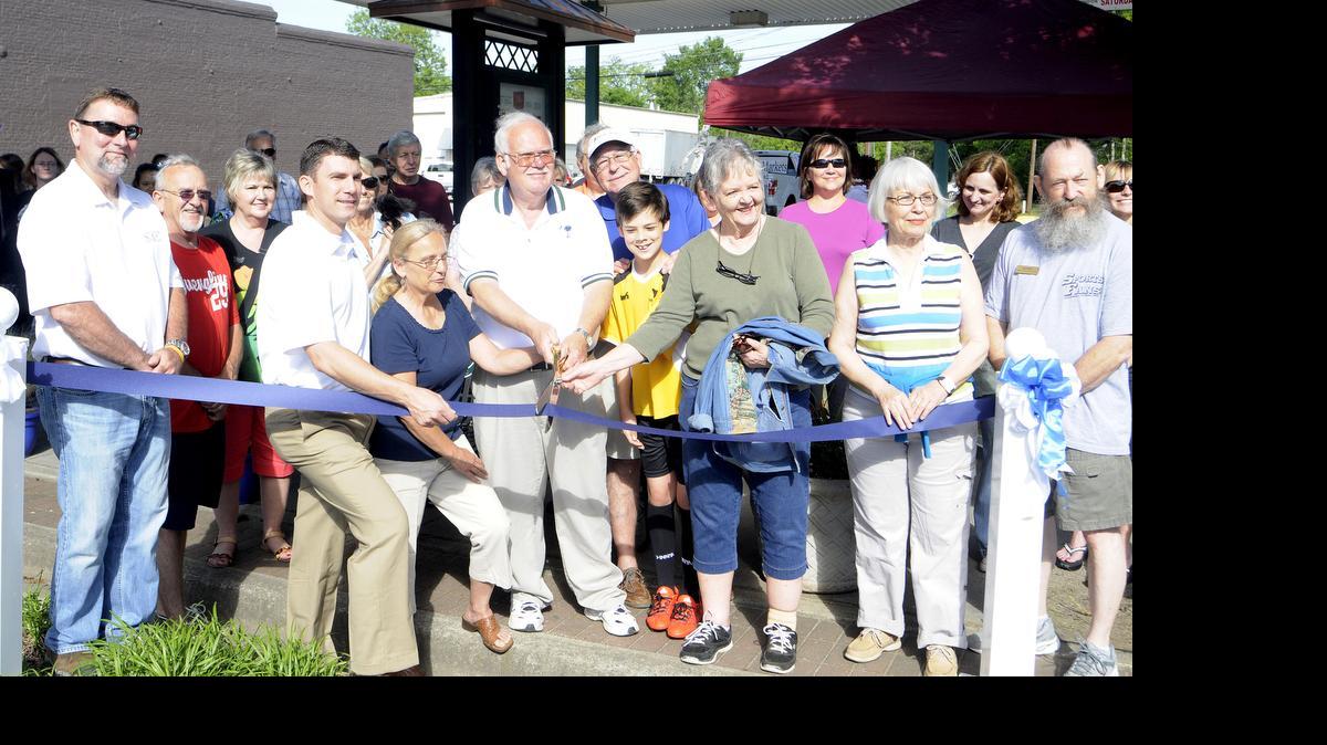 
York city and business leaders cut a ribbon Saturday for the opening of the York downtown farmer’s market.
