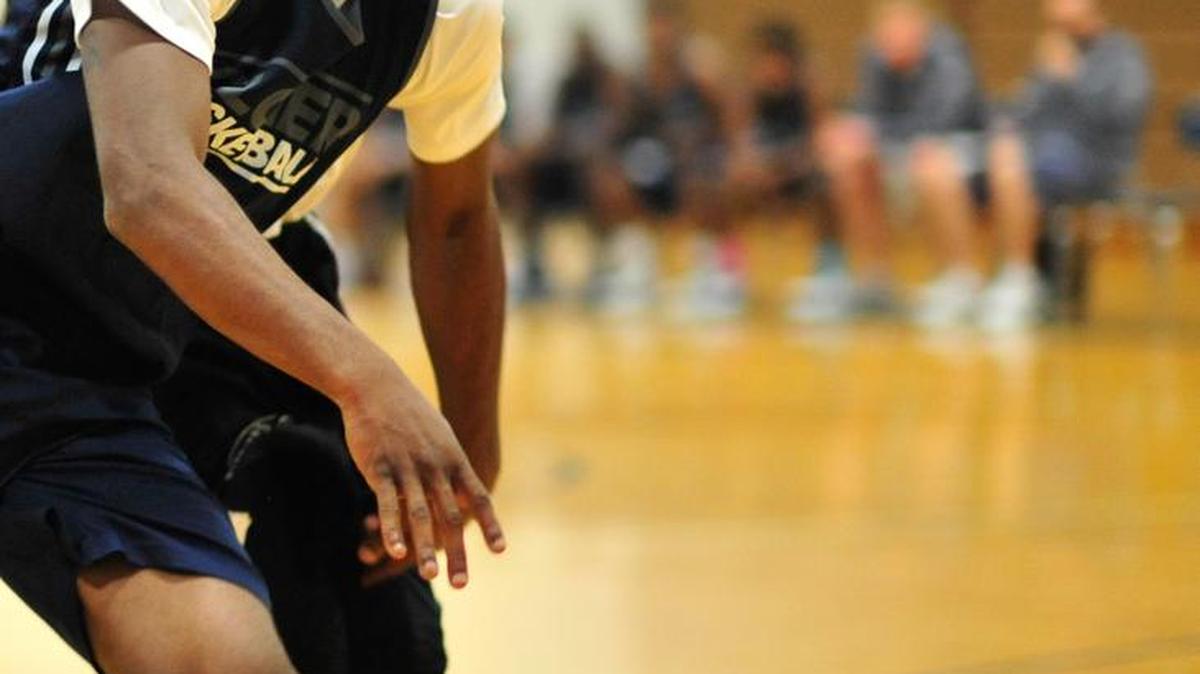 Clover junior Quise Robbins, pictured in preseason action, continued his early-season scoring spree Friday with a 22-point effort in the Hunter Huss game.