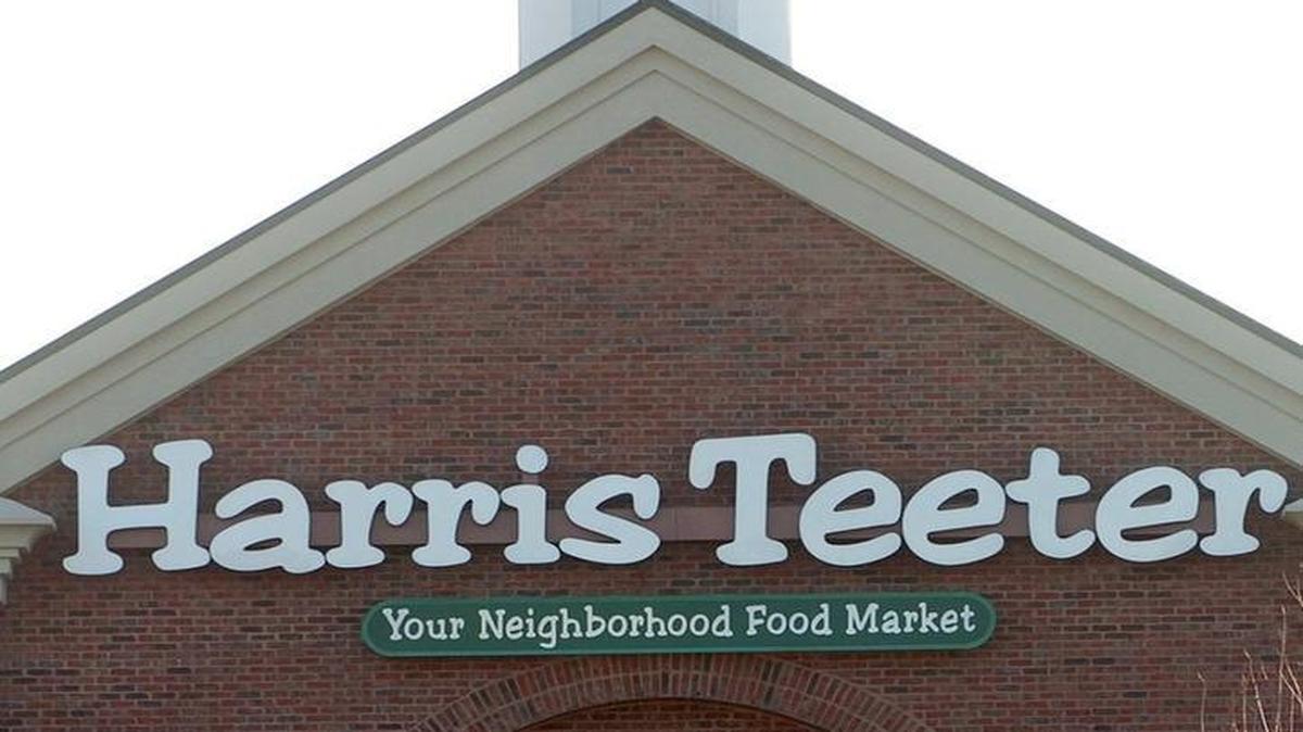 
Matthews-based grocer Harris Teeter plans to reopen its Park Road shopping center store in Charlotte early next year with new amenities.

