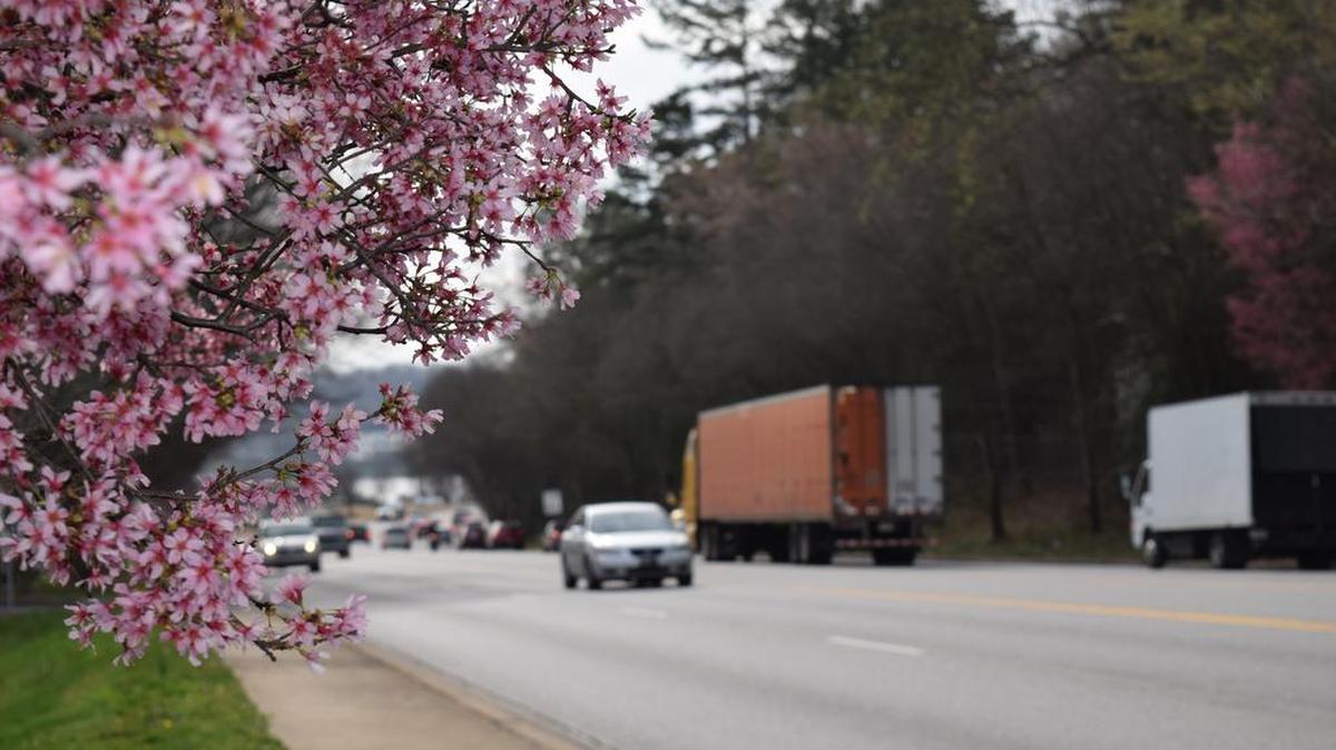 Traffic moves on Charlotte Highway near Buster Boyd Bridge in Lake Wylie. York County leaders weigh costs of new roads in maintenance system.