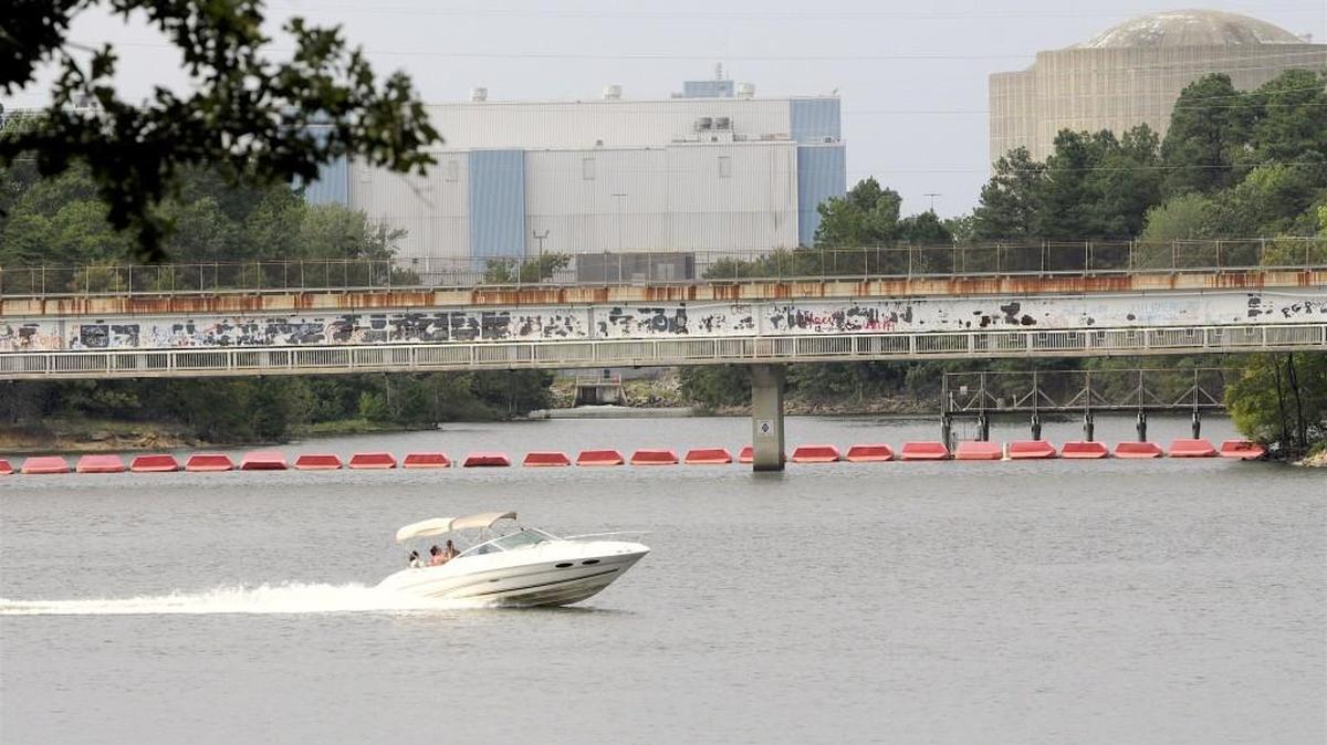 SCDNR urges boat owners to secure their vessels and to wait until after Hurricane Irma has passed before trying to retrieve un-moored boars and detached docks.