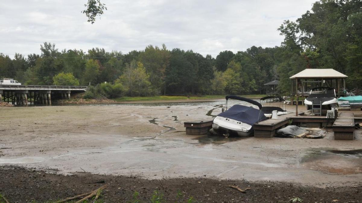 
A boat sits in mud Sept. 24 at docks in dried up Mill Creek on Lake Wylie.
