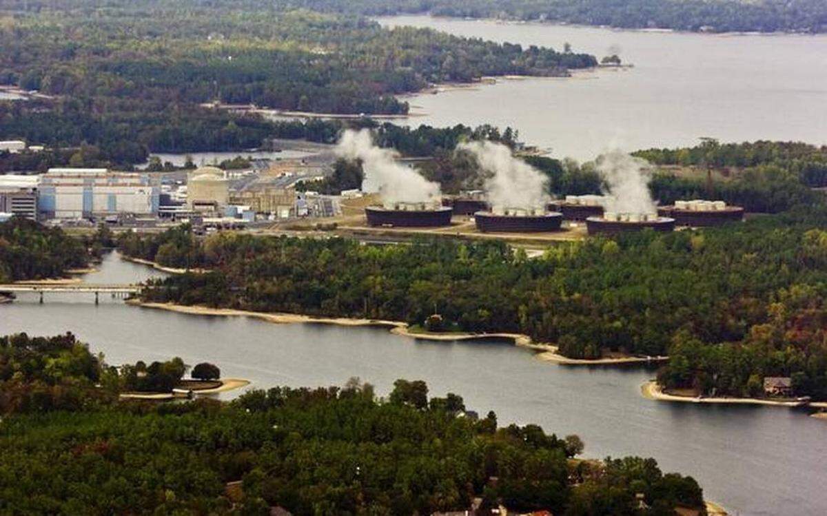 Catawba Nuclear Station on Lake Wylie is on the same Concord Road peninsula where a property owner wants to put new homes. York County Council will decide on a rezoning to allow it.