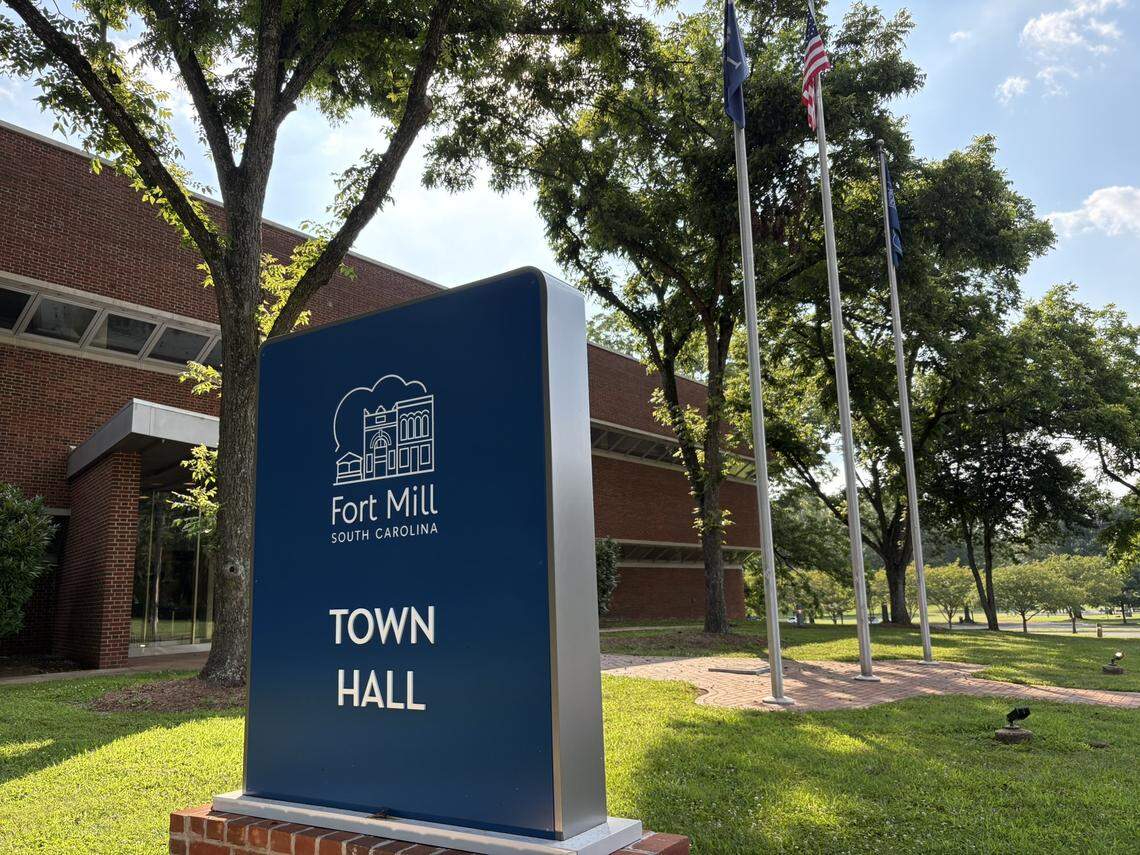 Fort Mill Town Council voted unanimously Monday to finalize a moratorium on new homebuilding projects in the town.
