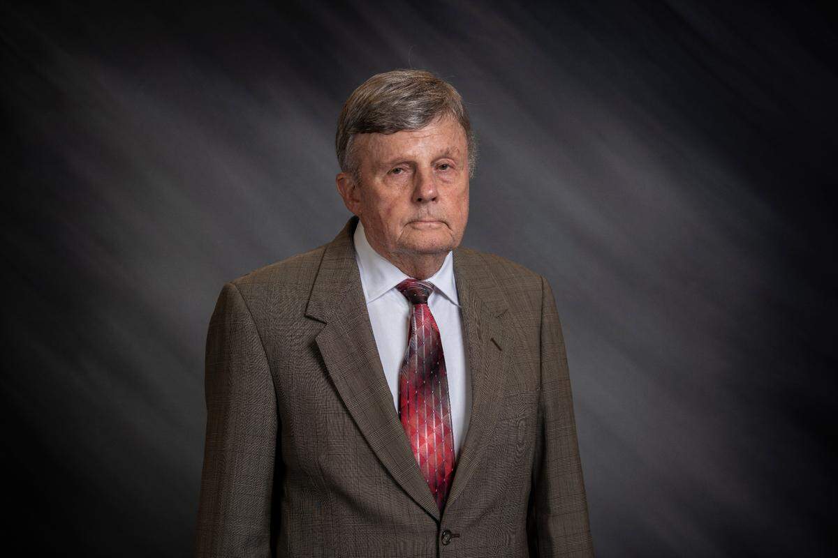 Former town council member Larry Huntley has died. He served in a major growth phase for the town for 15 years.