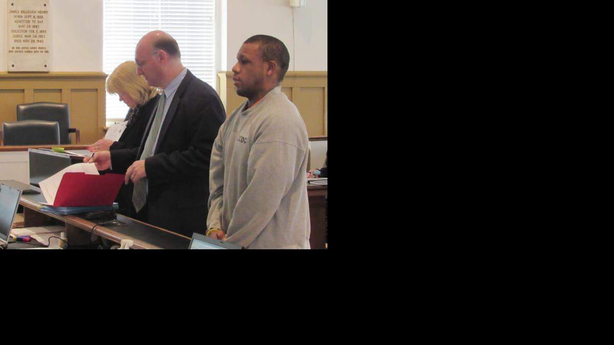 
Defendent Quinton McClinton, right, in court Tuesday with his lawyer, Mike Duncan, and prosecutor Karen Fryar.
