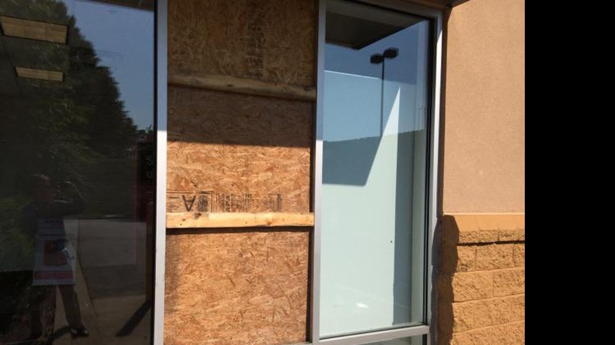 
Someone smashed a window of the T-Mobile store on York Road to steal $3,400 in equipment.

