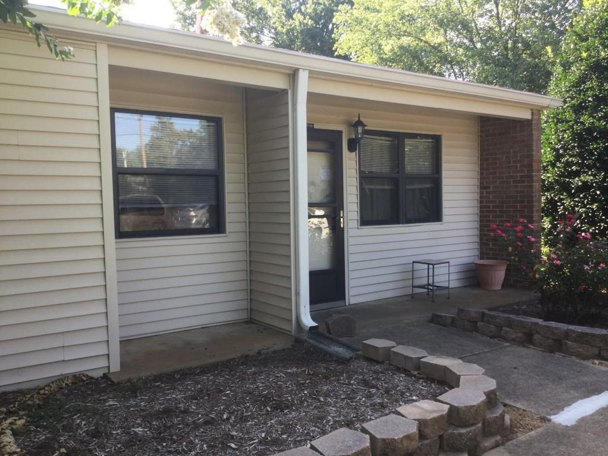 This 2016 Herald file photo shows the Rock Hill Housing Authority apartment for low income seniors where police say 77-year-old resident Walter Faile was stabbed to death.