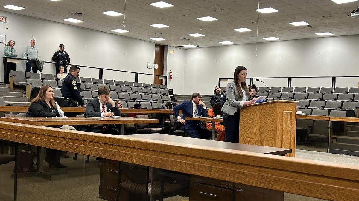 Rock Hill police Detective Tayler Englert speaks in court Dec. 17, 2025, in the case of a mother, Jocelyn Byrum, charged with attempted murder of Byrum’s newborn baby. Prosecutors Heather Burdette and Daniel Porter sit at left and defense lawyer Zach Merritt is behind Englert.