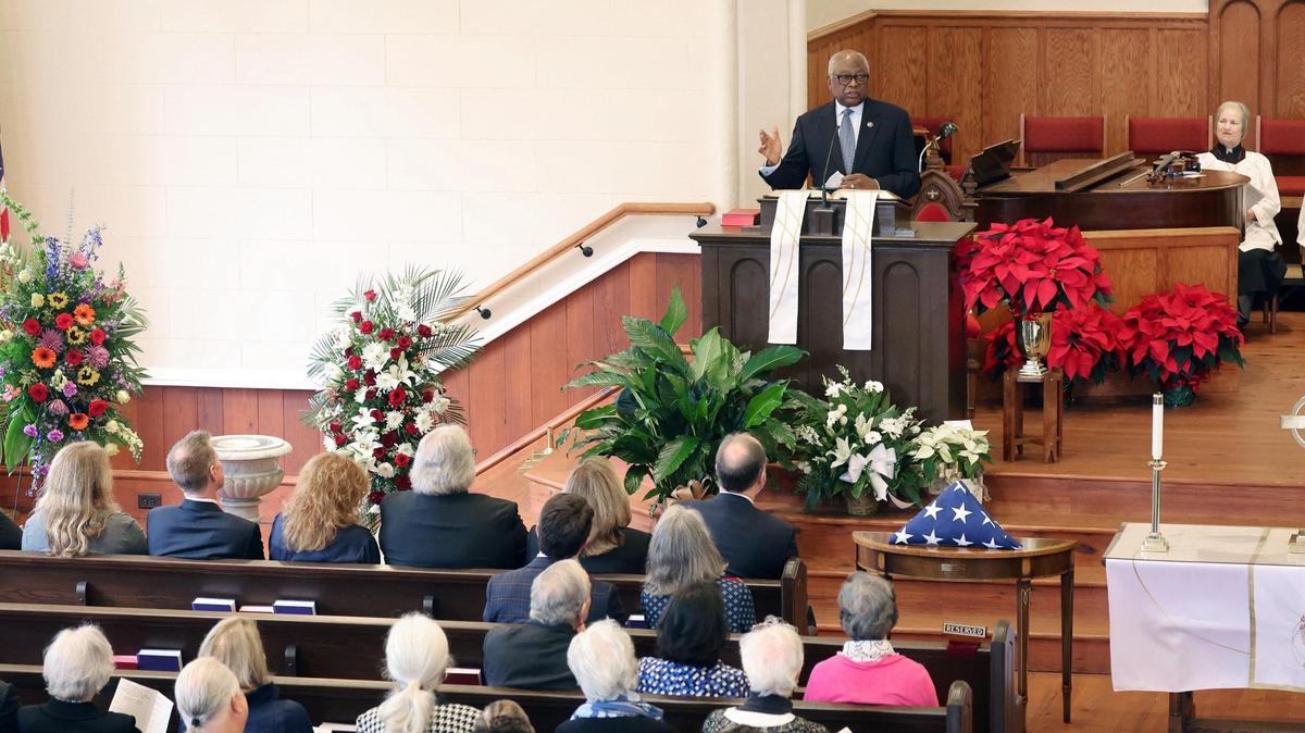 U.S. Rep. Jim Clyburn of South Carolina delivers a tribute Wednesday to the late John Spratt, Jr. at Spratt’s funeral at First Presbyterian Church in York, S.C.