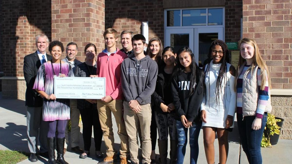 York DECA club members raised more than $1,000 for the S.C. Alzheimer’s Association with an Oct. 21 5K hosted at York Comprehensive High School.