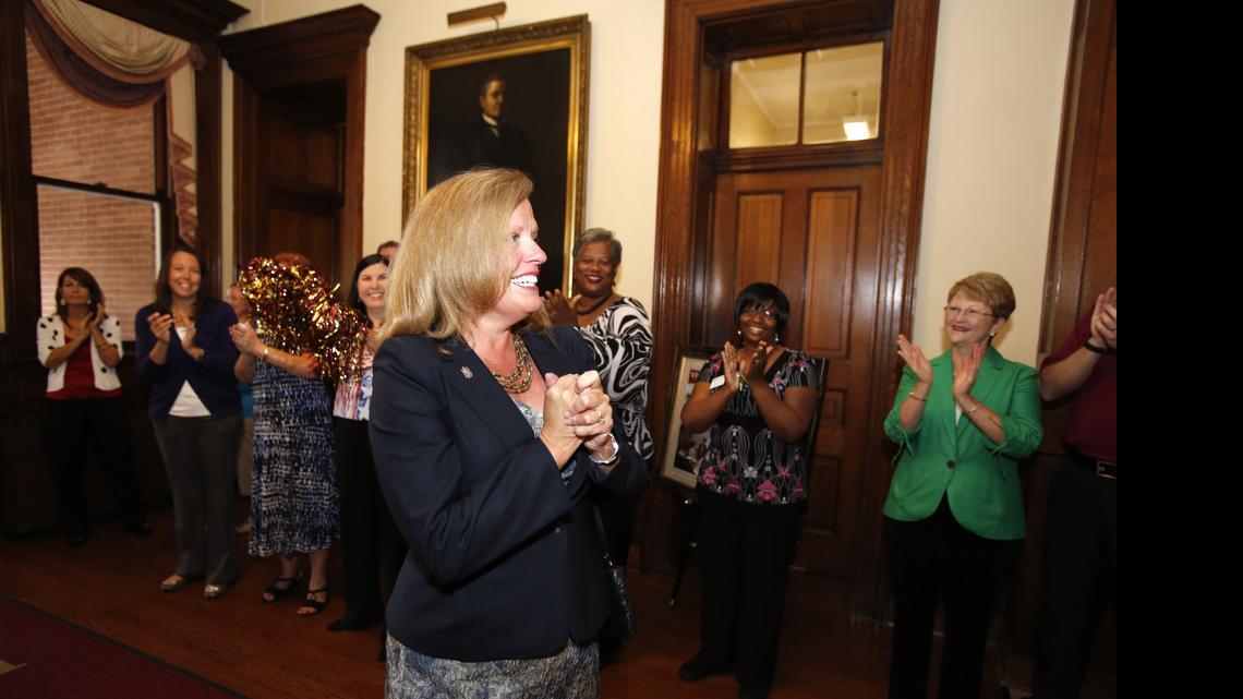 Williamson denies bullying, says her direct style clashed at Winthrop