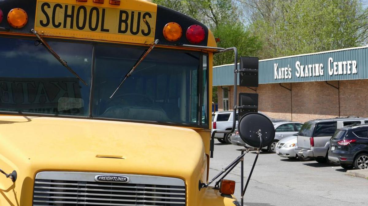 A school bus sits parked outside Kate’s Skating Center on Monday. A new agreement between Kate’s and the city of Rock Hill will only allow dance parties around the Rock Hill school district’s break schedule.