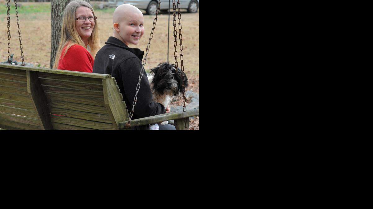 
Emily Elkins of Rock Hill died Wednesday night after a battle with cancer. At one point, someone stole a donation jar with money for the teenager’s treatment, but she forgave the stranger.
